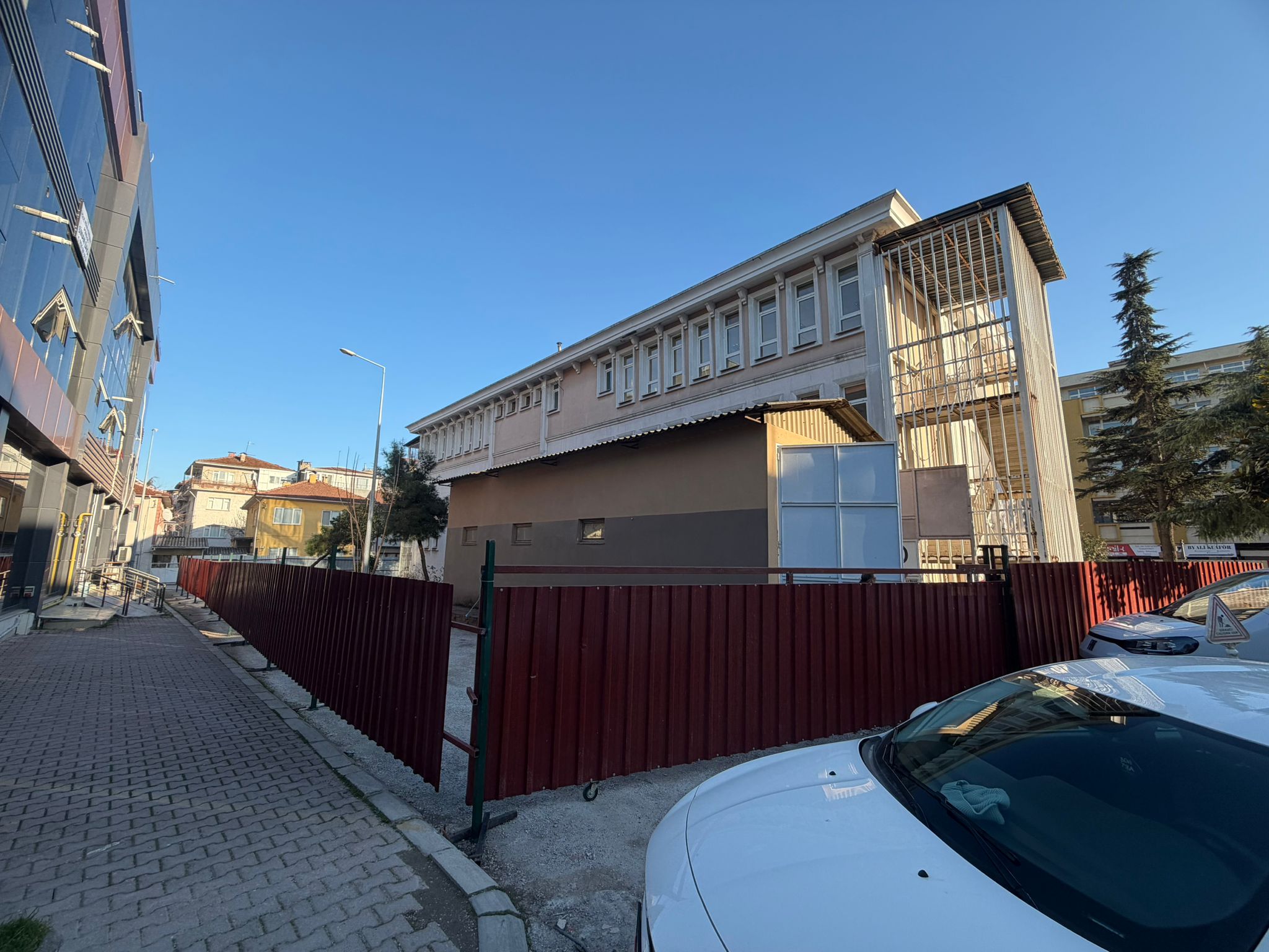 İL HALK KÜTÜPHANESİ SÖKÜM VE YIKIMA HAZIRLIK